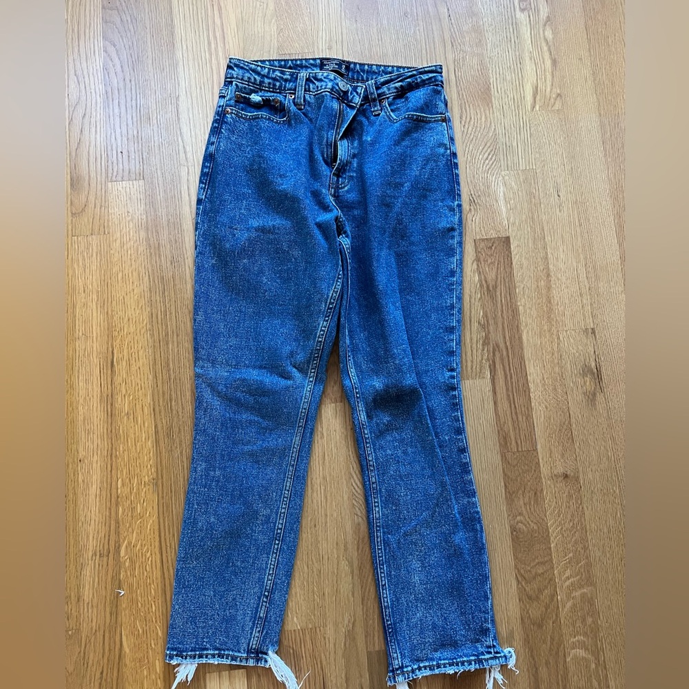 Barely worn Abercrombie ankle straight leg jeans